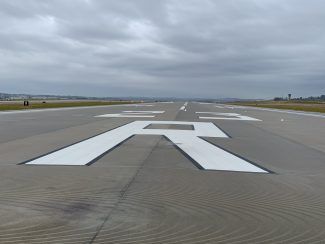McGhee Tyson airport runway