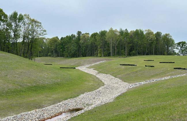 Positive drainage on reclaimed mined lands